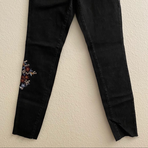 NWT Mossimo sz:6 Black Embroidered Mid-Rise Skinny - Picture 3 of 9